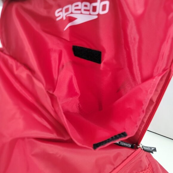 Speedo Red Ventilator Mesh Backpack Foldable Travel Gym Bag 24"x17" - Picture 10 of 11